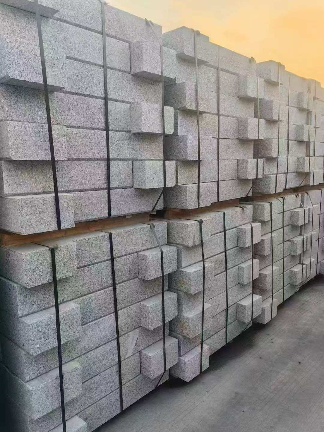 厦门 芝麻白路沿石
