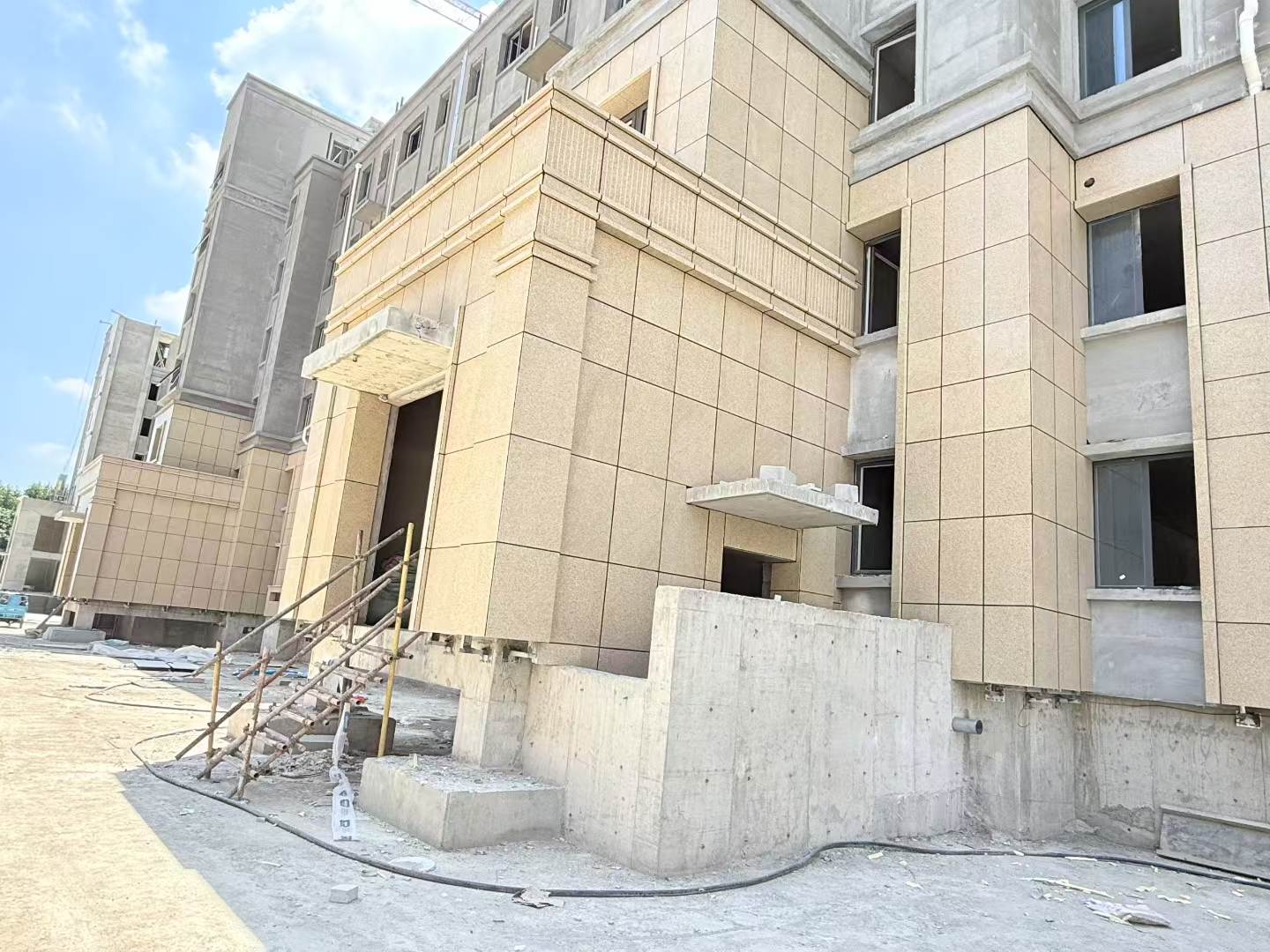 厦门 黄金麻干挂，工地实拍