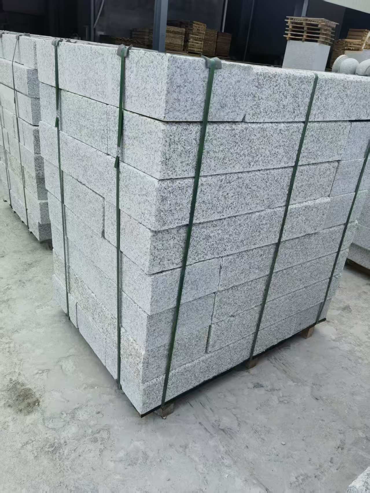 厦门 芙蓉白火烧两面路沿石