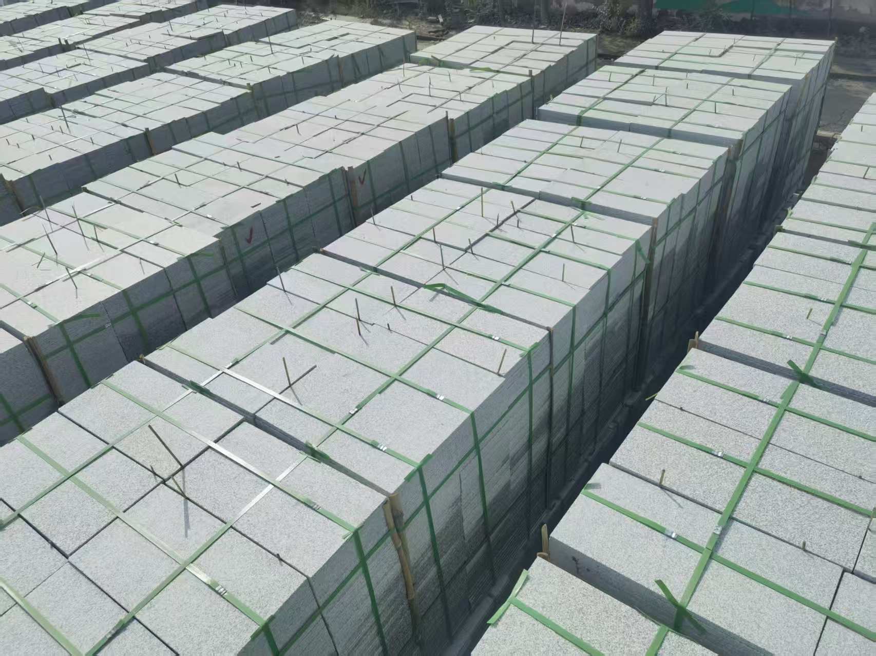 厦门 芝麻白1.8公分火烧300*600地铺，清仓大甩卖