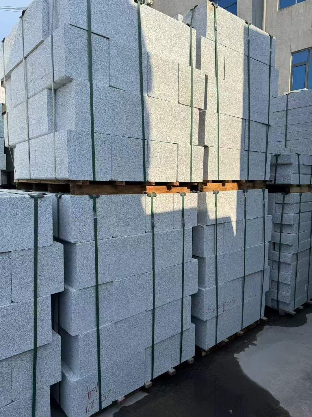 厦门 芝麻白路沿石