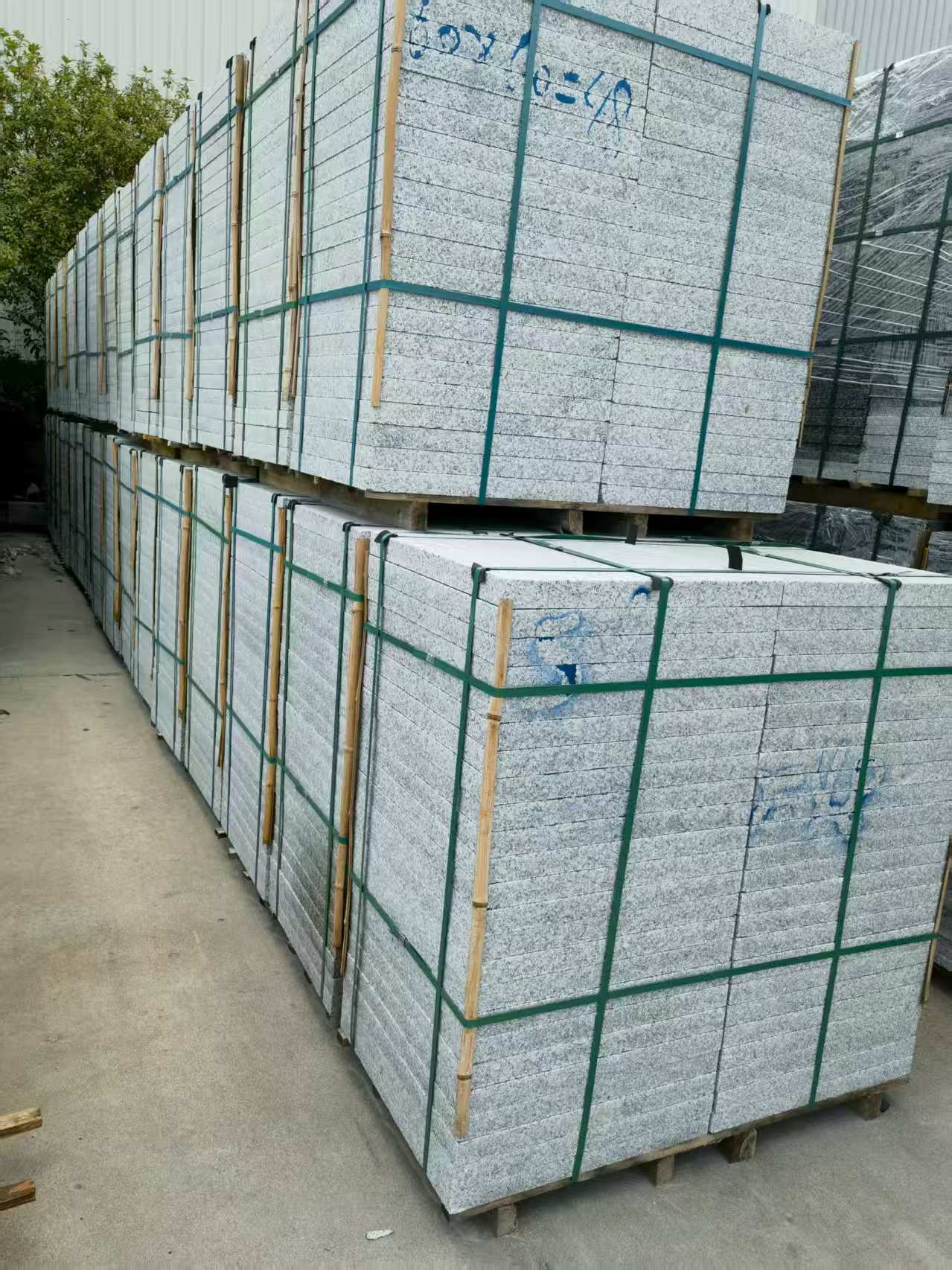 厦门 大花芙蓉白火烧成品，市政园林广场地铺石