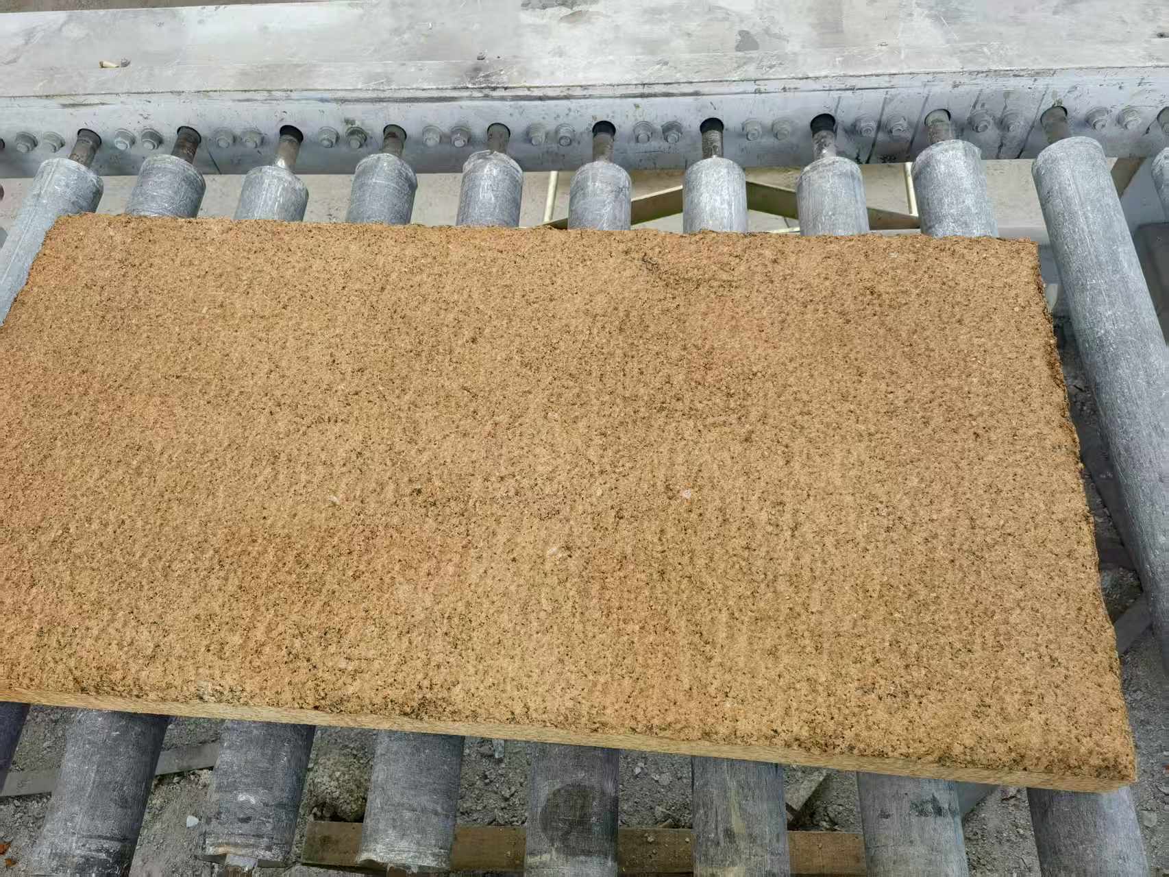 厦门 菠萝面老石板，做旧仿古石，流水线生产加工