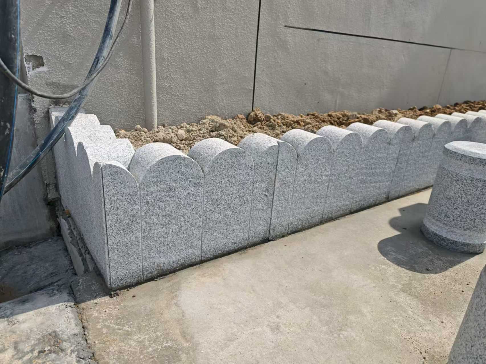 厦门 芝麻白花岗岩花边石铺装效果图